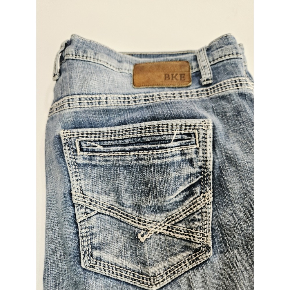 Buckle BKE Jeans Mens 36R Derek Boot Leg Blue Distressed Denim - Picture 2 of 7